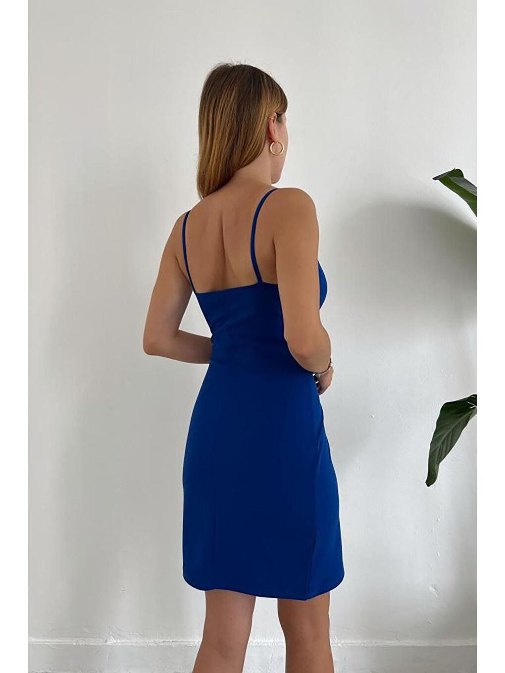 Saks Mavisi İthal Krep Kumaş İnce Askılı Katlamalı Elbise-4