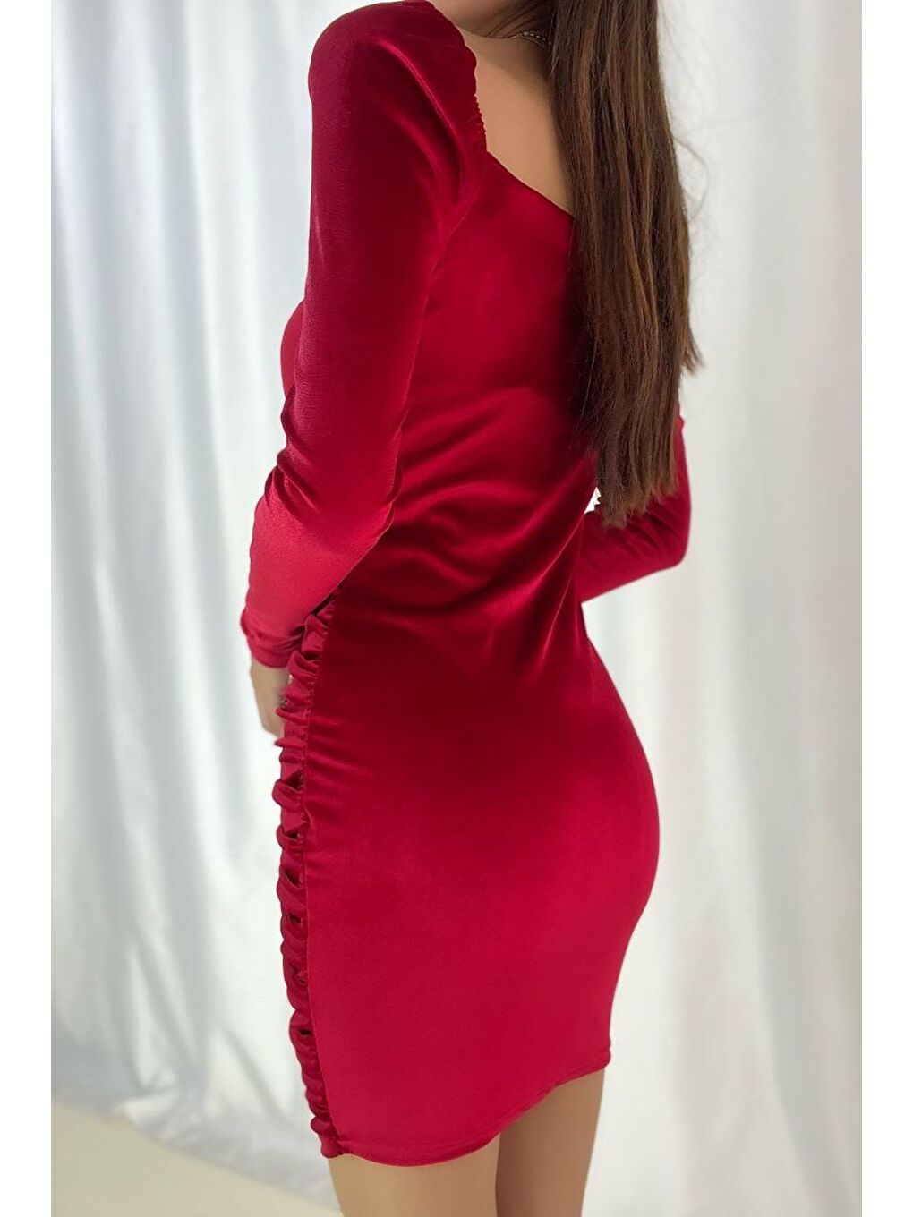 Kırmızı Kadife Kumaş Uzun Kollu Büzgülü Elbise-1