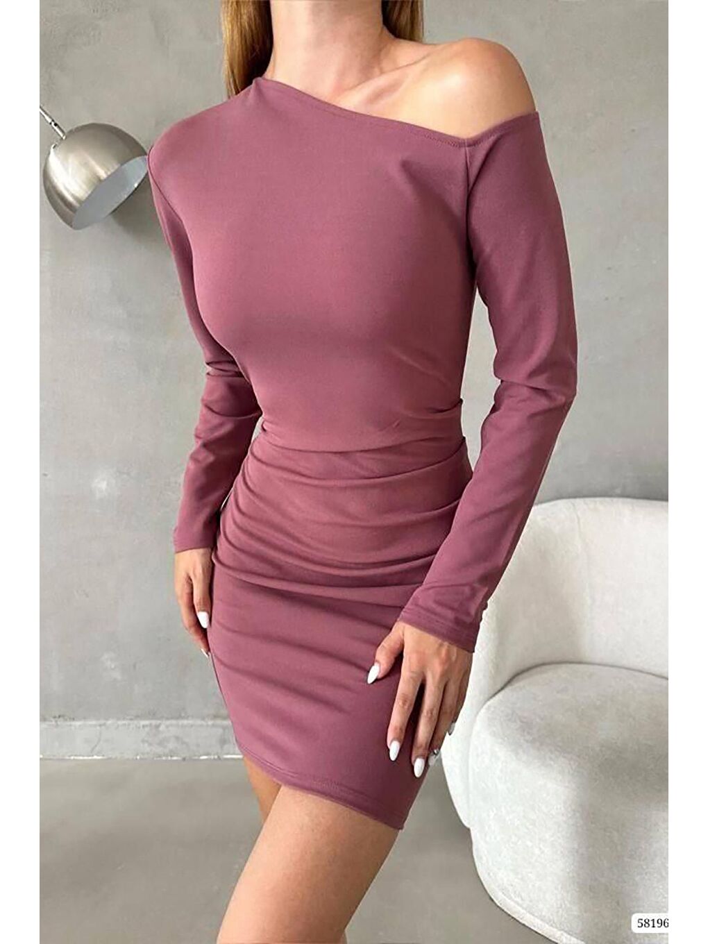 Pembe Pudra Tek Omuz Açık Detay İthal Krep Kumaş Uzun Kollu Elbise-5