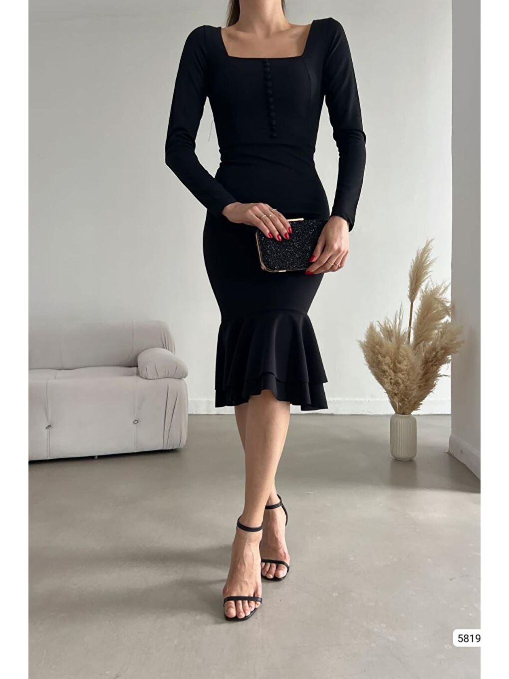 Siyah Düğme Detay Balık Model Midi Boy Uzun Kollu Elbise-2