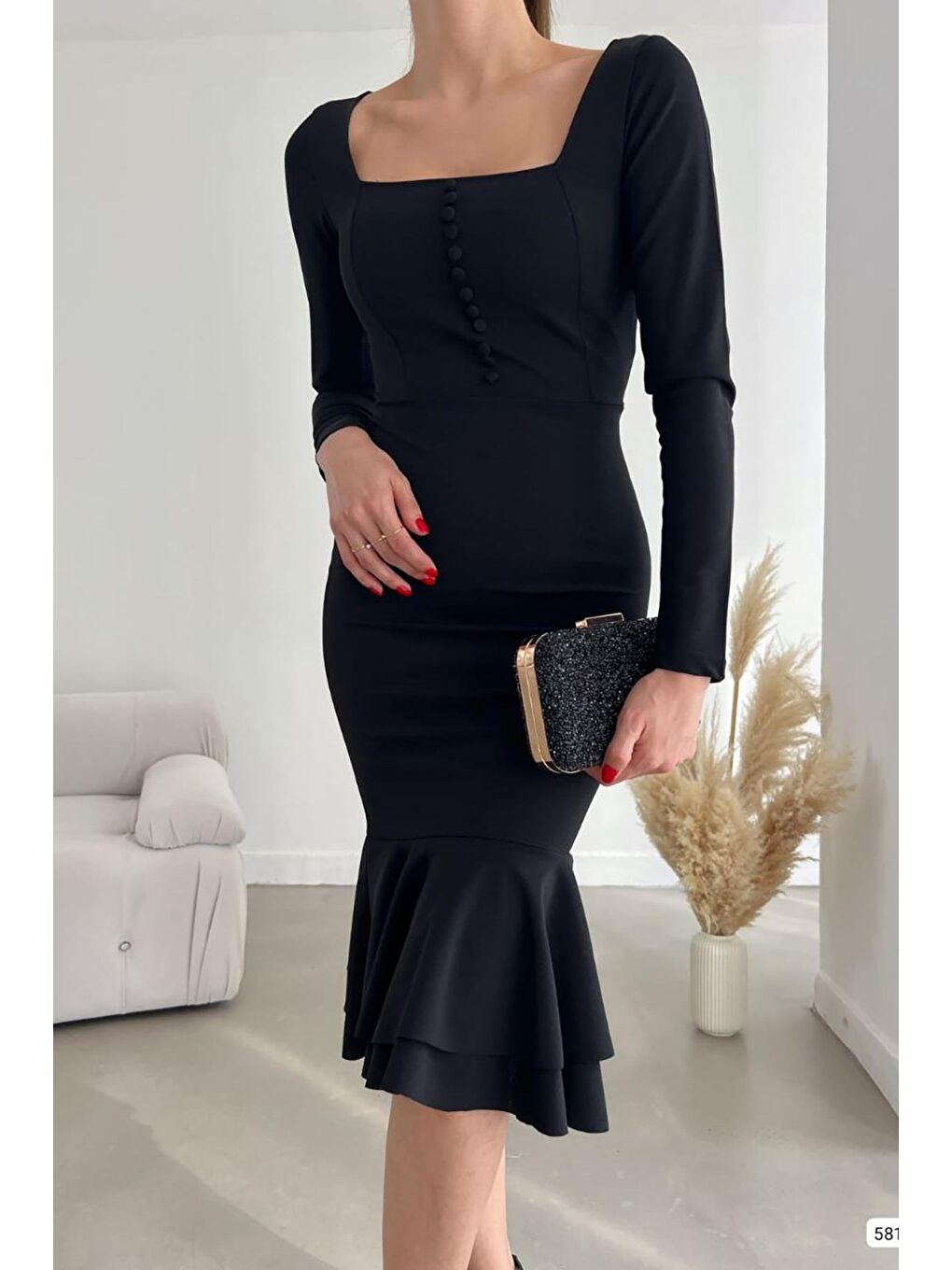 Siyah Düğme Detay Balık Model Midi Boy Uzun Kollu Elbise-3