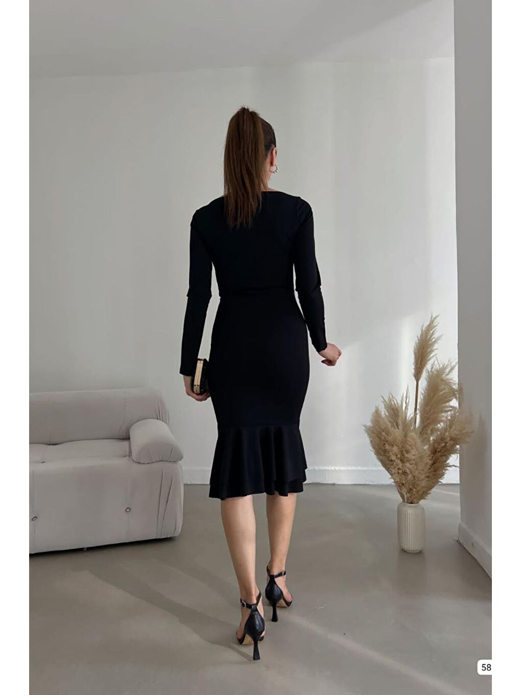 Siyah Düğme Detay Balık Model Midi Boy Uzun Kollu Elbise-4