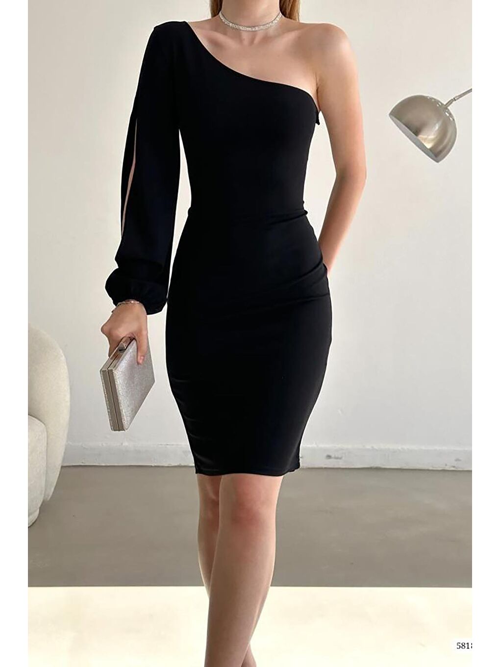 Siyah İthal Krep Kumaş Tek Omuz Kol Detay Elbise-1