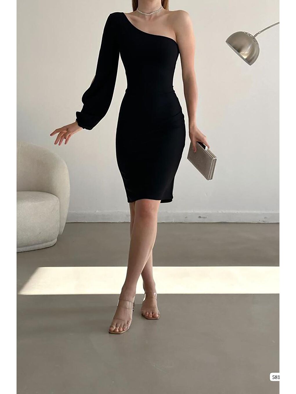 Siyah İthal Krep Kumaş Tek Omuz Kol Detay Elbise-2