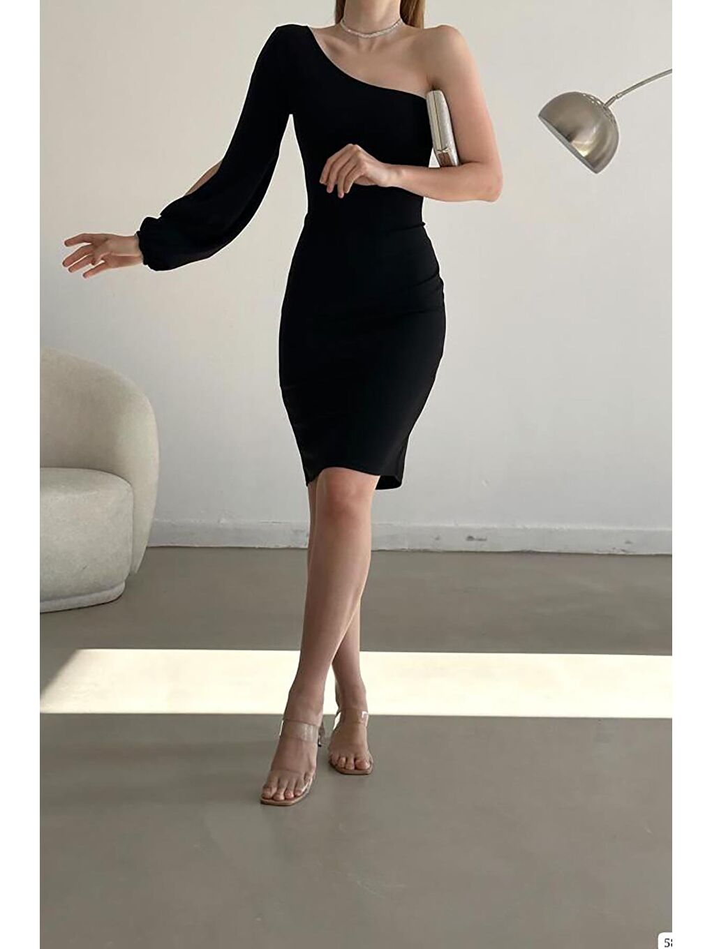 Siyah İthal Krep Kumaş Tek Omuz Kol Detay Elbise-3