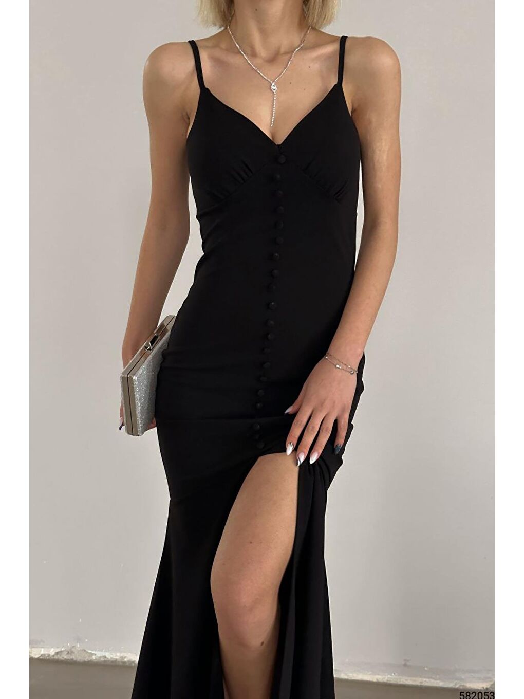 Siyah İthal Krep Kumaş İnce Askılı Düğme Detay Elbise-2