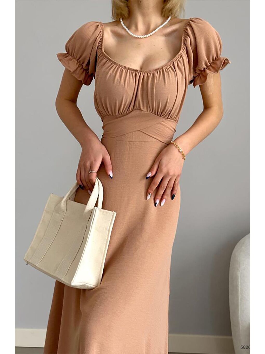 Bej Rengi Madonna Yaka Ayrobin Elbise-1