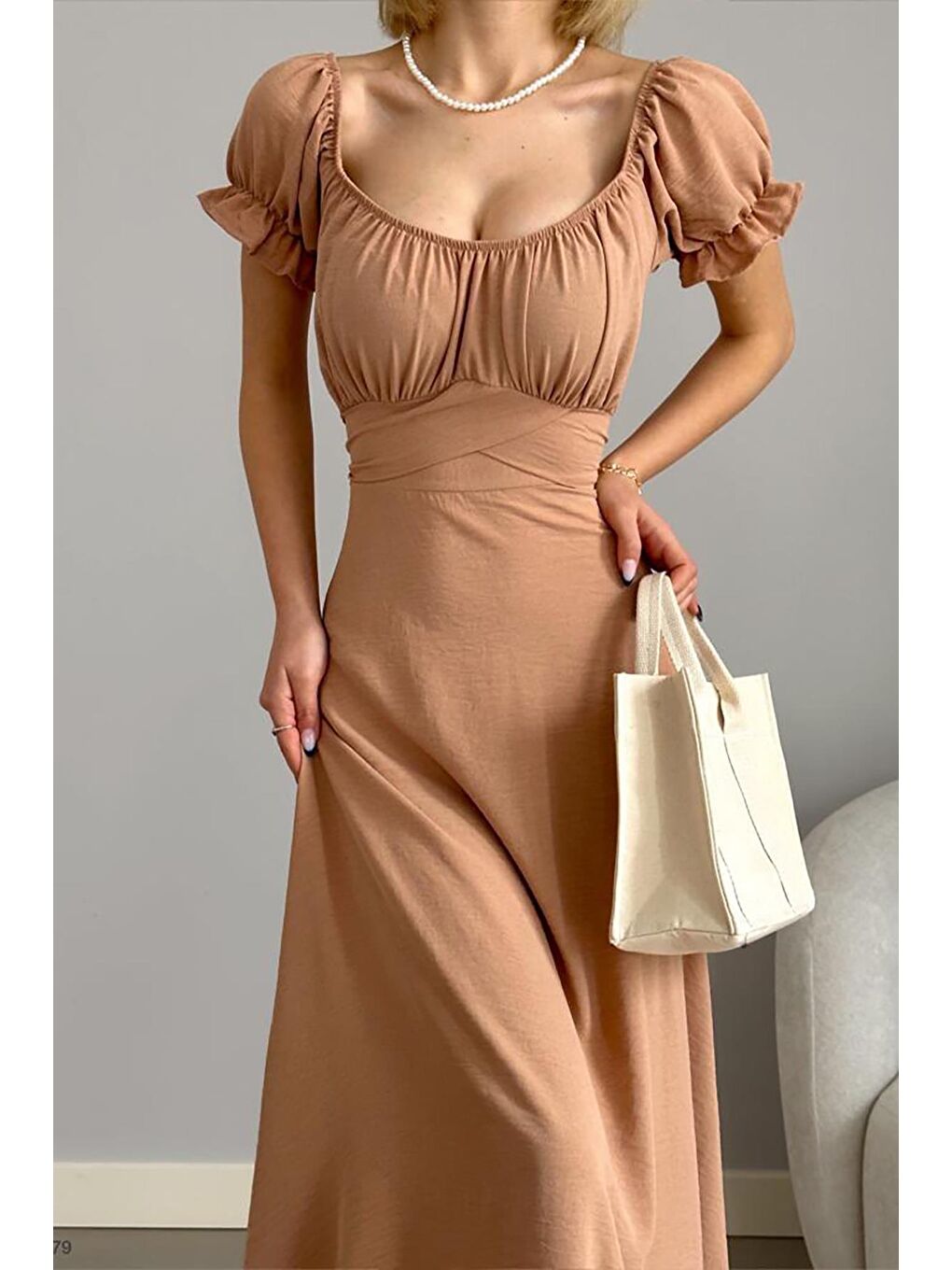 Bej Rengi Madonna Yaka Ayrobin Elbise-3