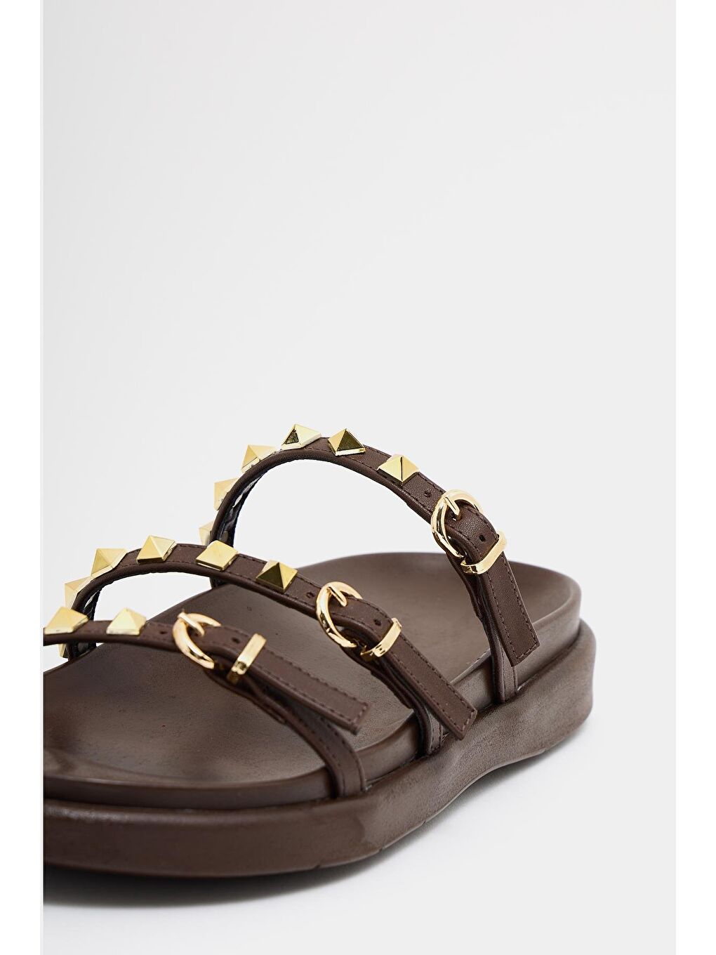 Gold Zımba Detaylı Trend Terlik Kahverengi-5