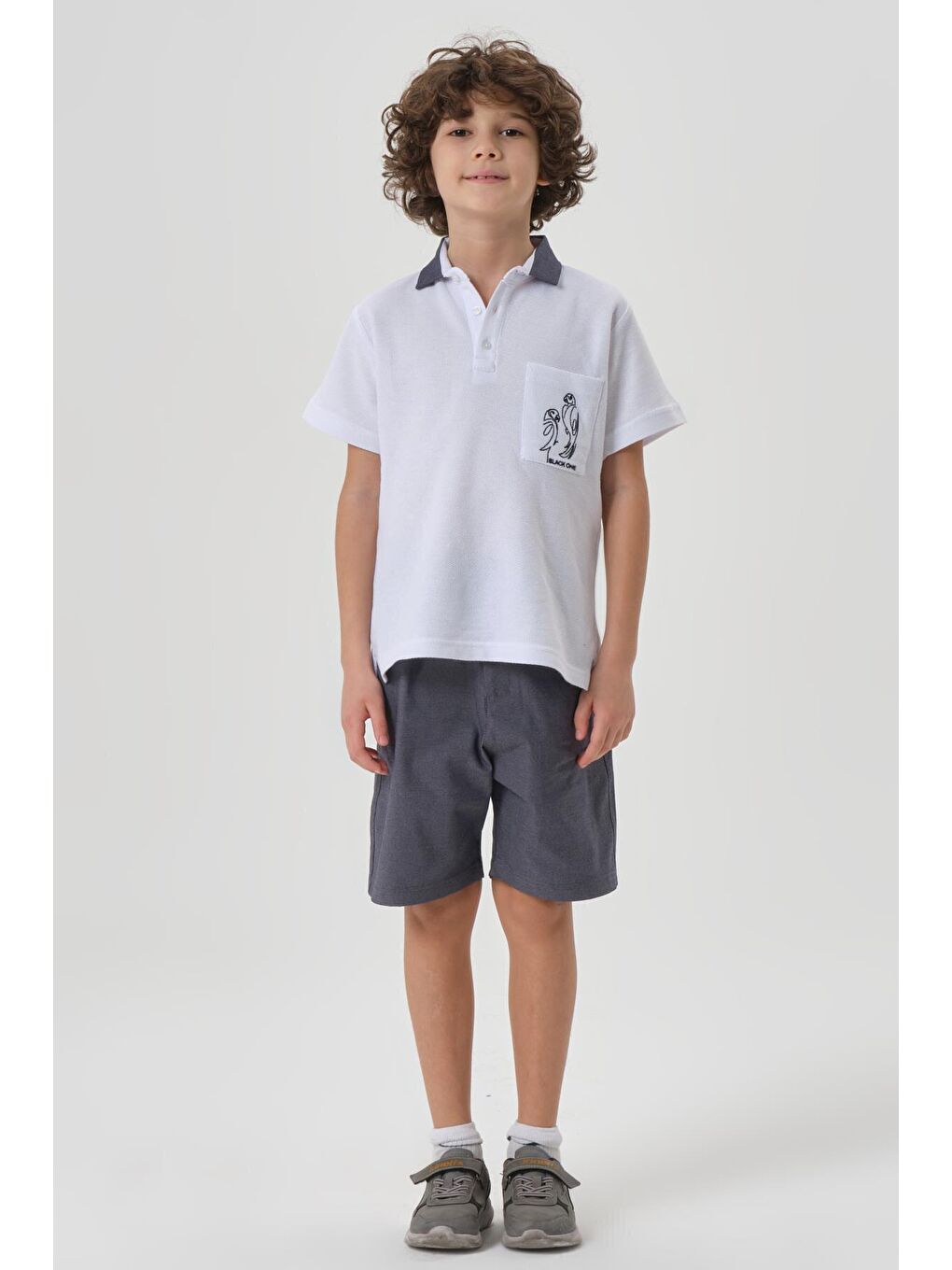 Beyaz Petek Kumaştan Üst Cep Baskı Detaylı Erkek Çocuk Alt Üst Takım