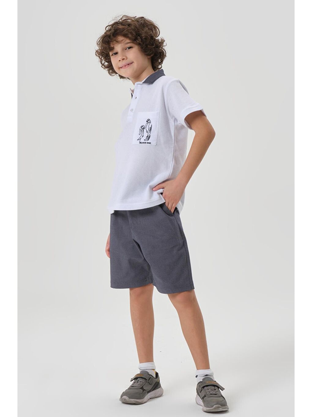 Beyaz Petek Kumaştan Üst Cep Baskı Detaylı Erkek Çocuk Alt Üst Takım-1