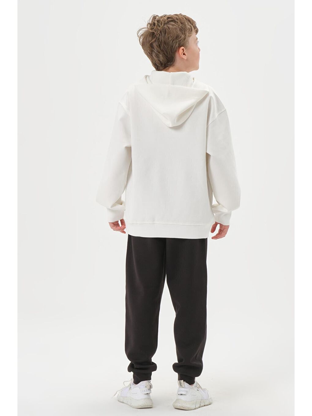 Ekru Kapüşonlu Nakış Detaylı Erkek Çocuk Eşofman Takımı-5