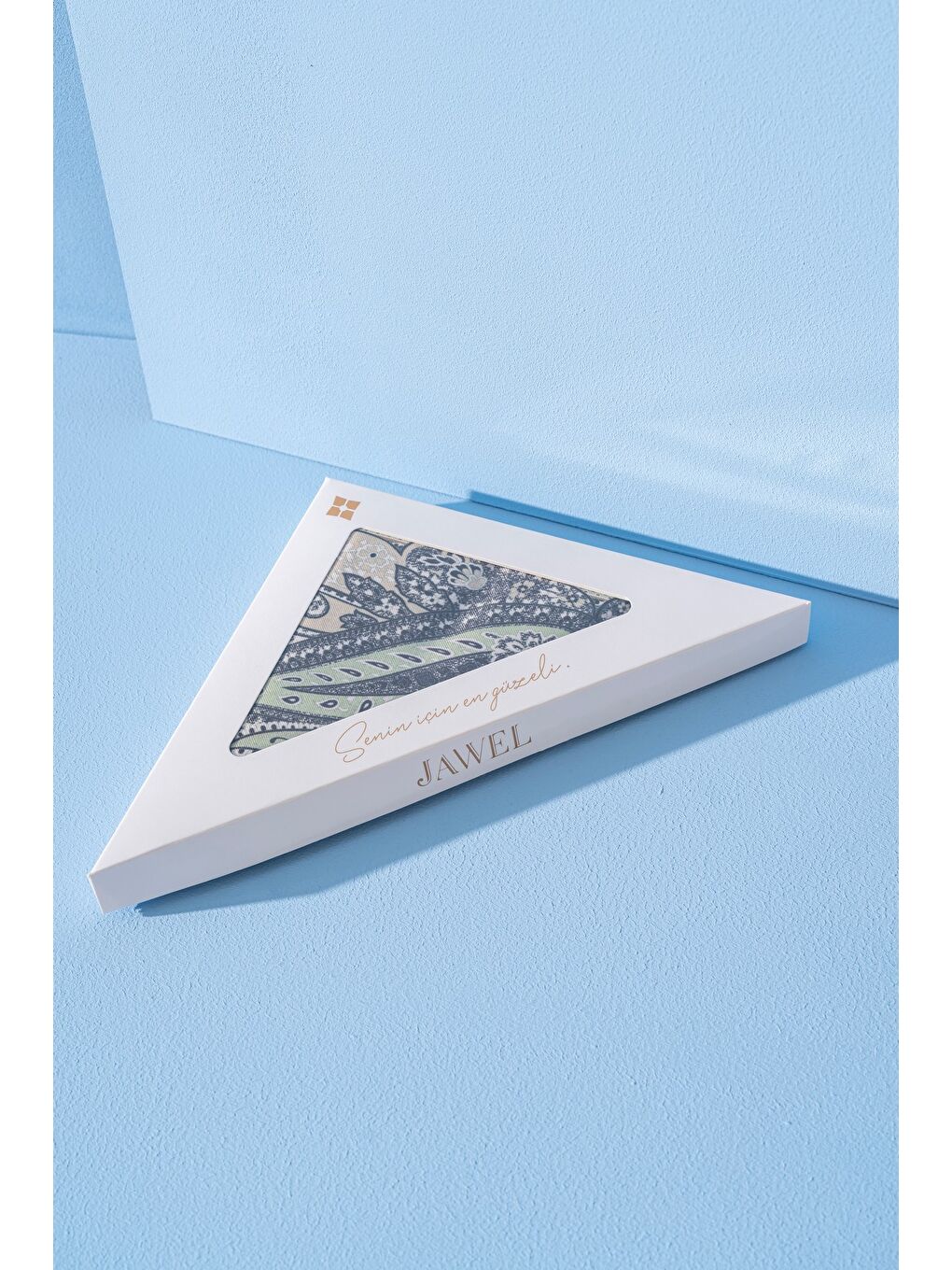 Yeşil Kadın Etnik Desen Soft Şal Adessa-2