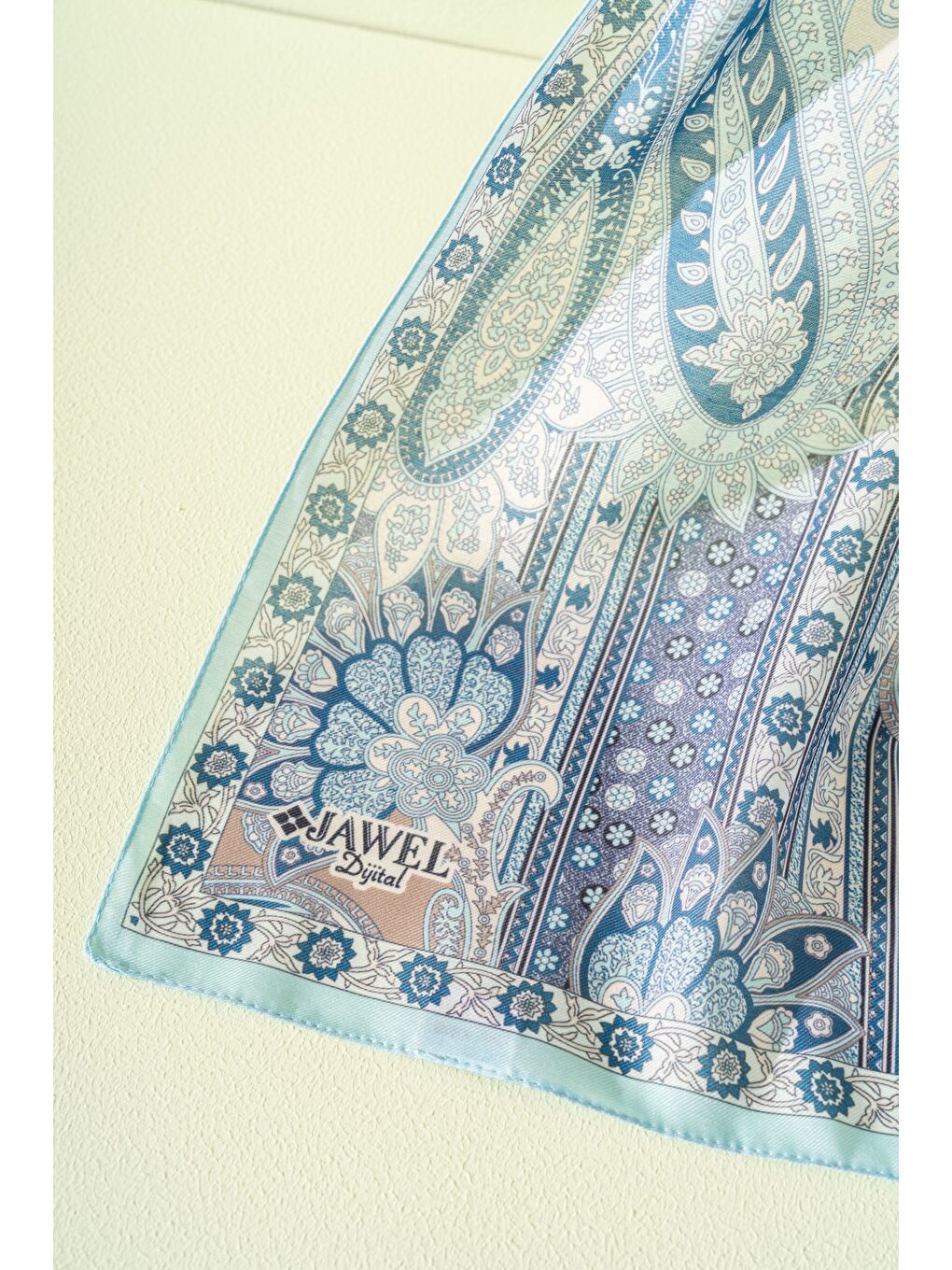 Turkuaz Kadın Etnik Desen Soft Şal Adessa-1