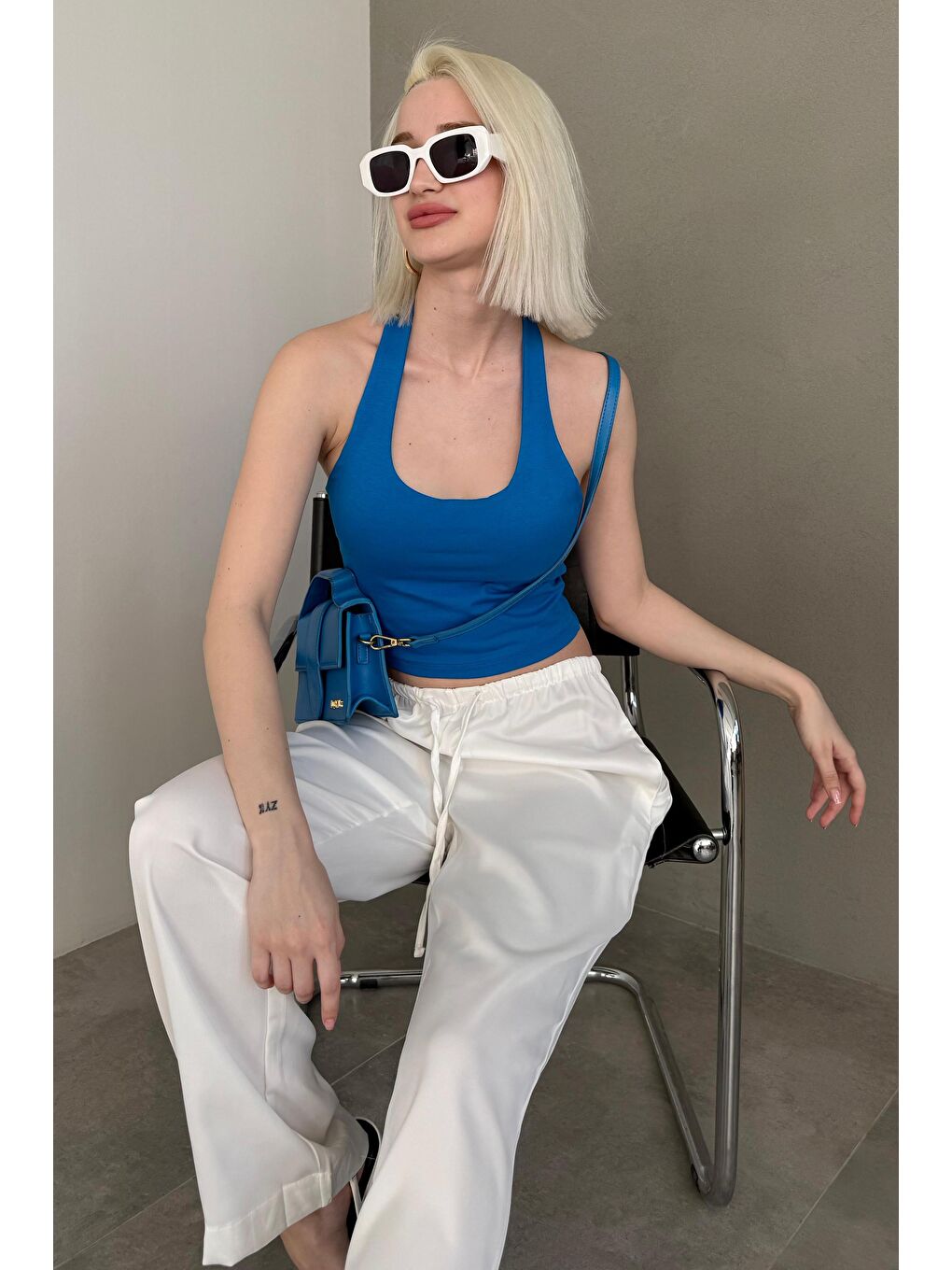 Mavi Halter Yaka Boyun Askılı Crop Top Mg2456-1