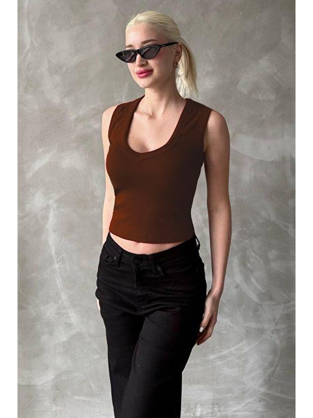 Kahverengi V Yaka Biyeli Kadın Atlet Mg2292-5