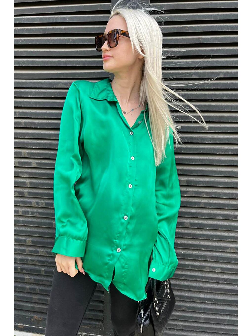 Zümrüt Yeşili Basic Kadın Saten Gömlek Mg1326-2