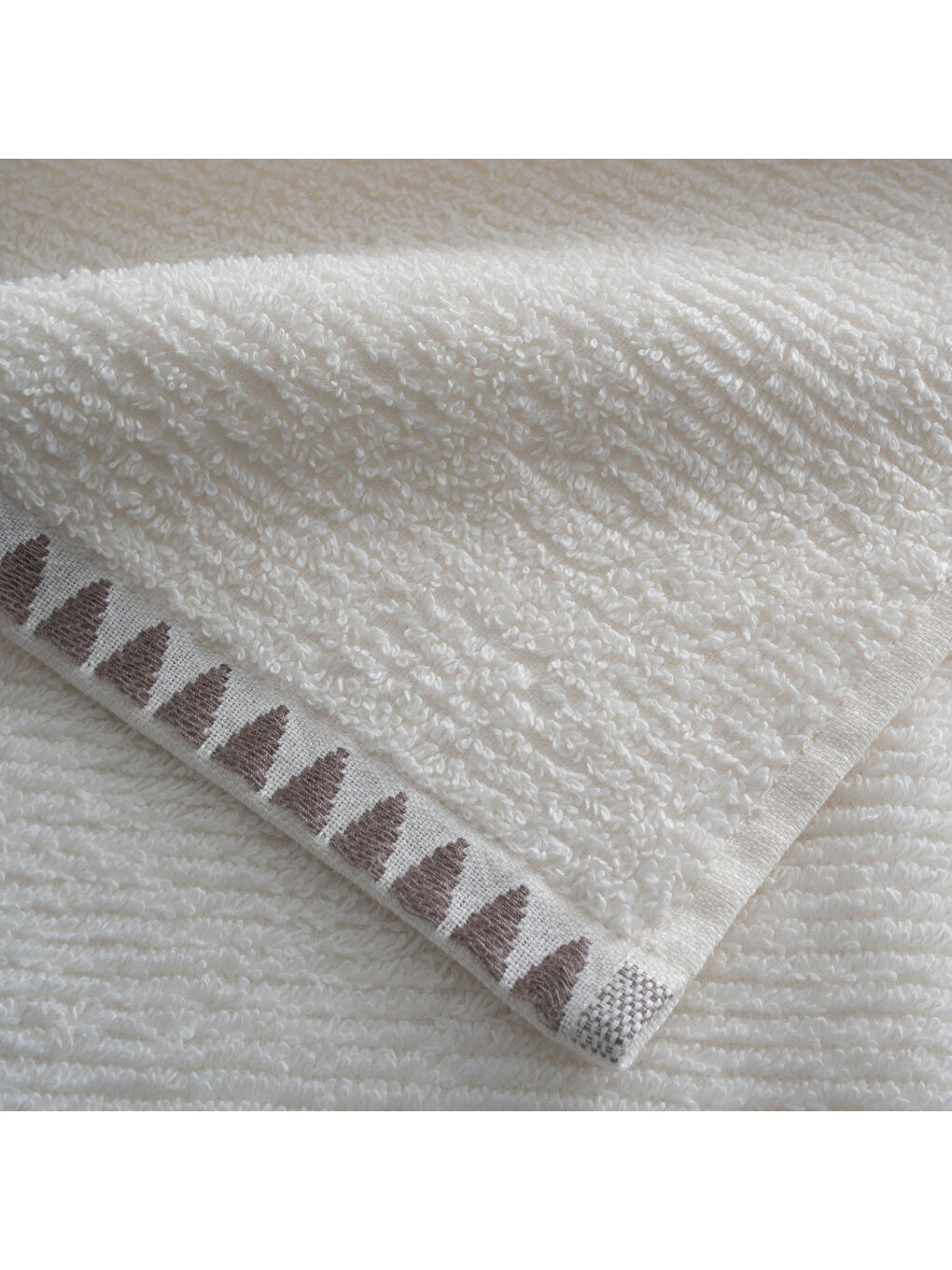 Ekru Tria Yüz Havlusu %100 Pamuk Jakarlı Krem-Vizon 50x90 Cm-2