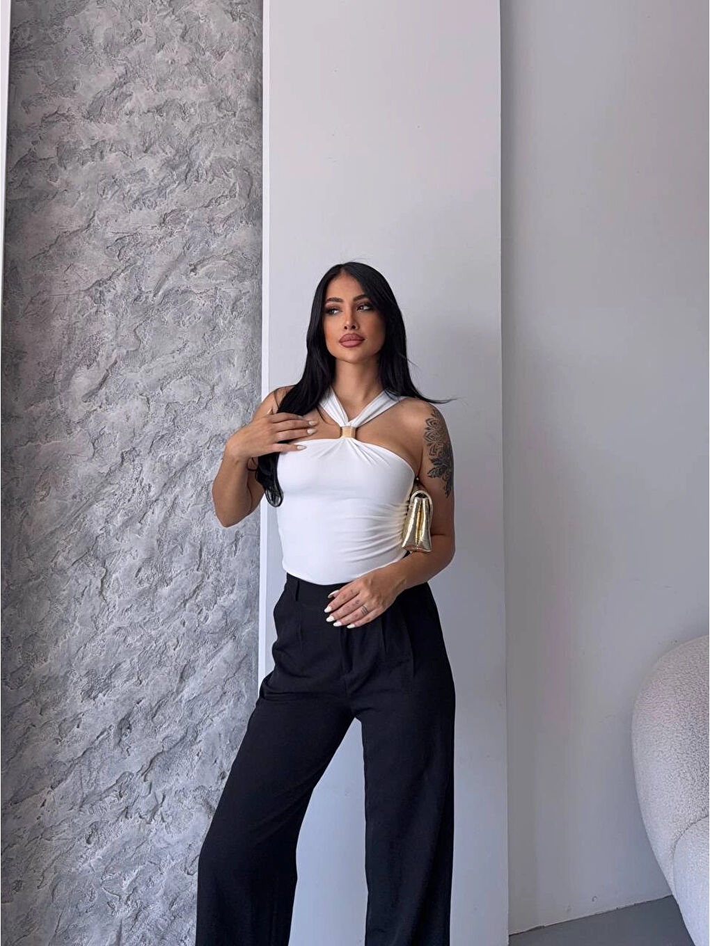 Kadın Beyaz Halter Yaka Metal Detaylı Crop Bluz HZL25S-FRY123251-3