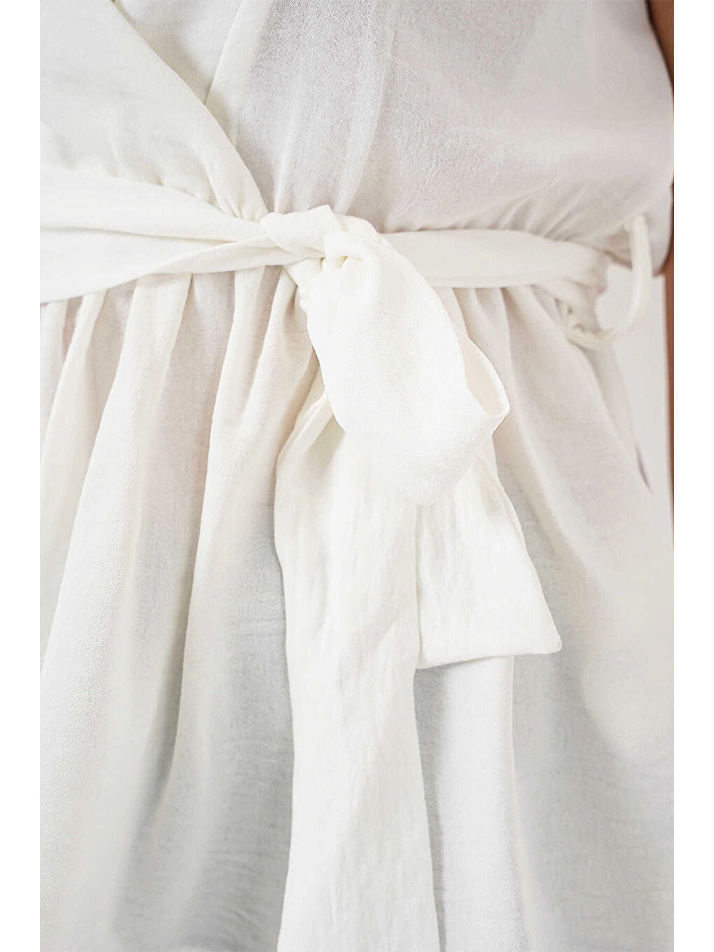 Kadın Beyaz Kruvaze Yaka Beli Lastikli Kuşaklı Bluz HZL25S-BD19661-2