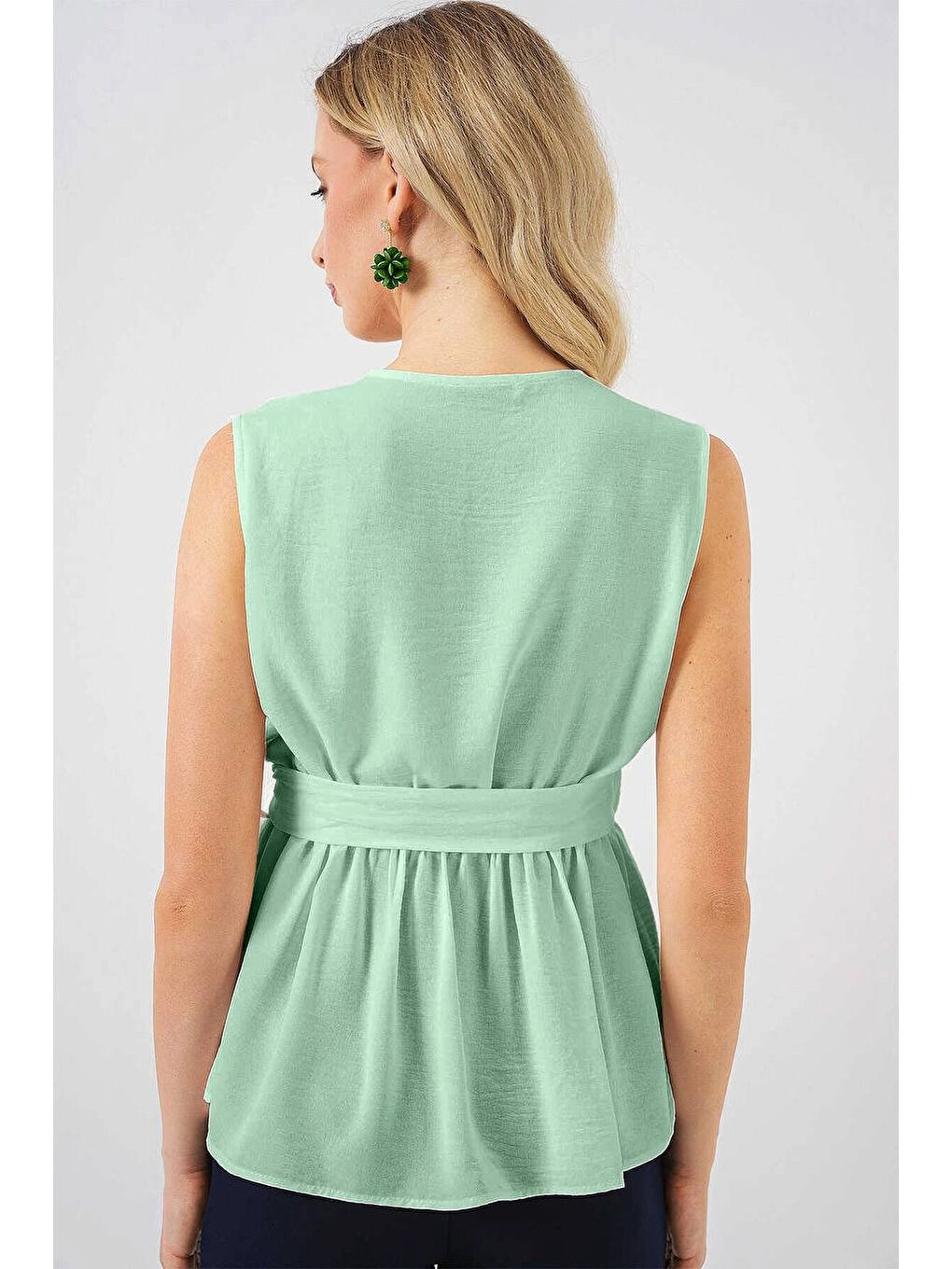 Kadın Çağla Yeşil Kruvaze Yaka Beli Lastikli Kuşaklı Bluz HZL25S-BD19661-2