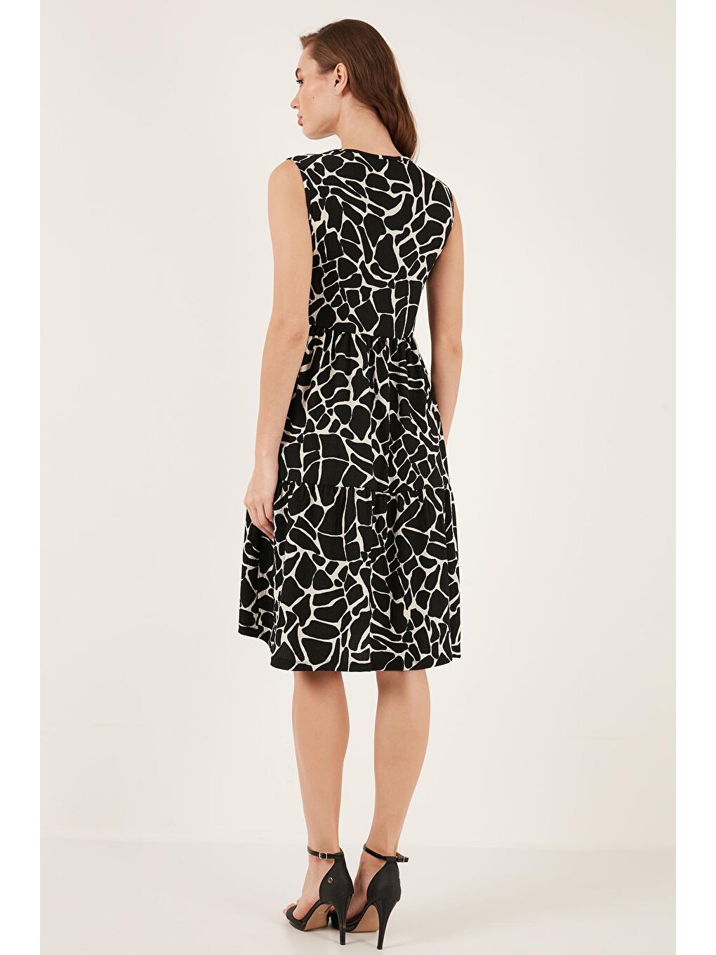 Siyah Desenli Kolsuz Midi Elbise 5865619-4