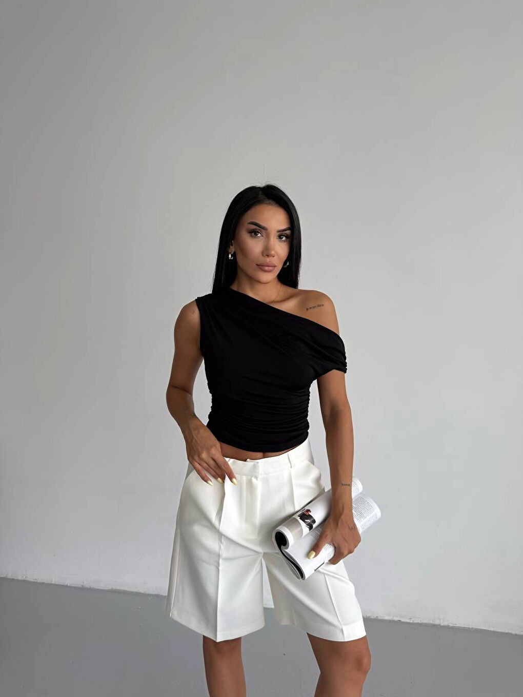 Kadın Siyah Yandan Drapeli Kayık Yaka Sandy Bluz HZL25S-FRY123201-2