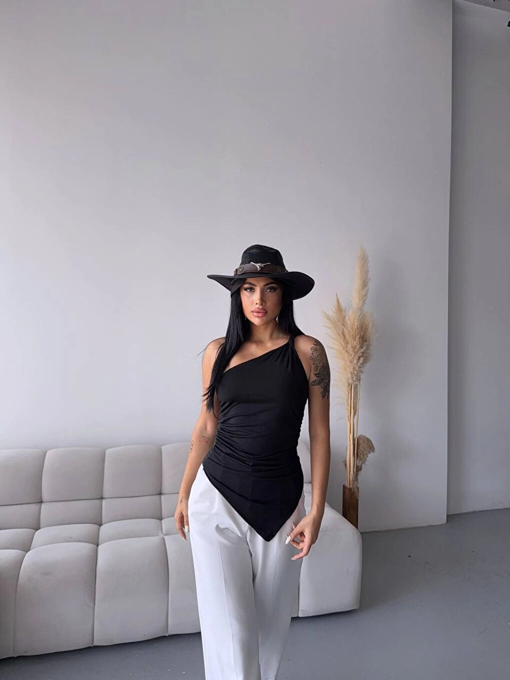 Kadın Siyah Tek Omuz Asimetrik Kesim Sandy Bluz HZL25S-FRY123241-1