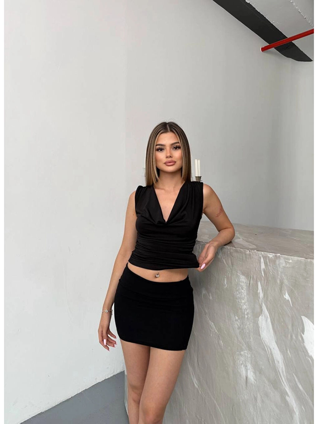 Kadın Siyah Degaje Yaka Yanlardan Drapeli Sandy Bluz HZL25S-FRY123131