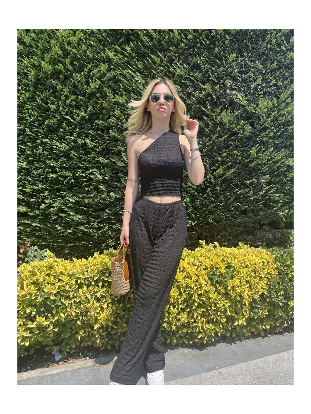 Kadın Siyah Gofre Kumaş Tek Omuz Bluz HZL25S-ZK13271-1