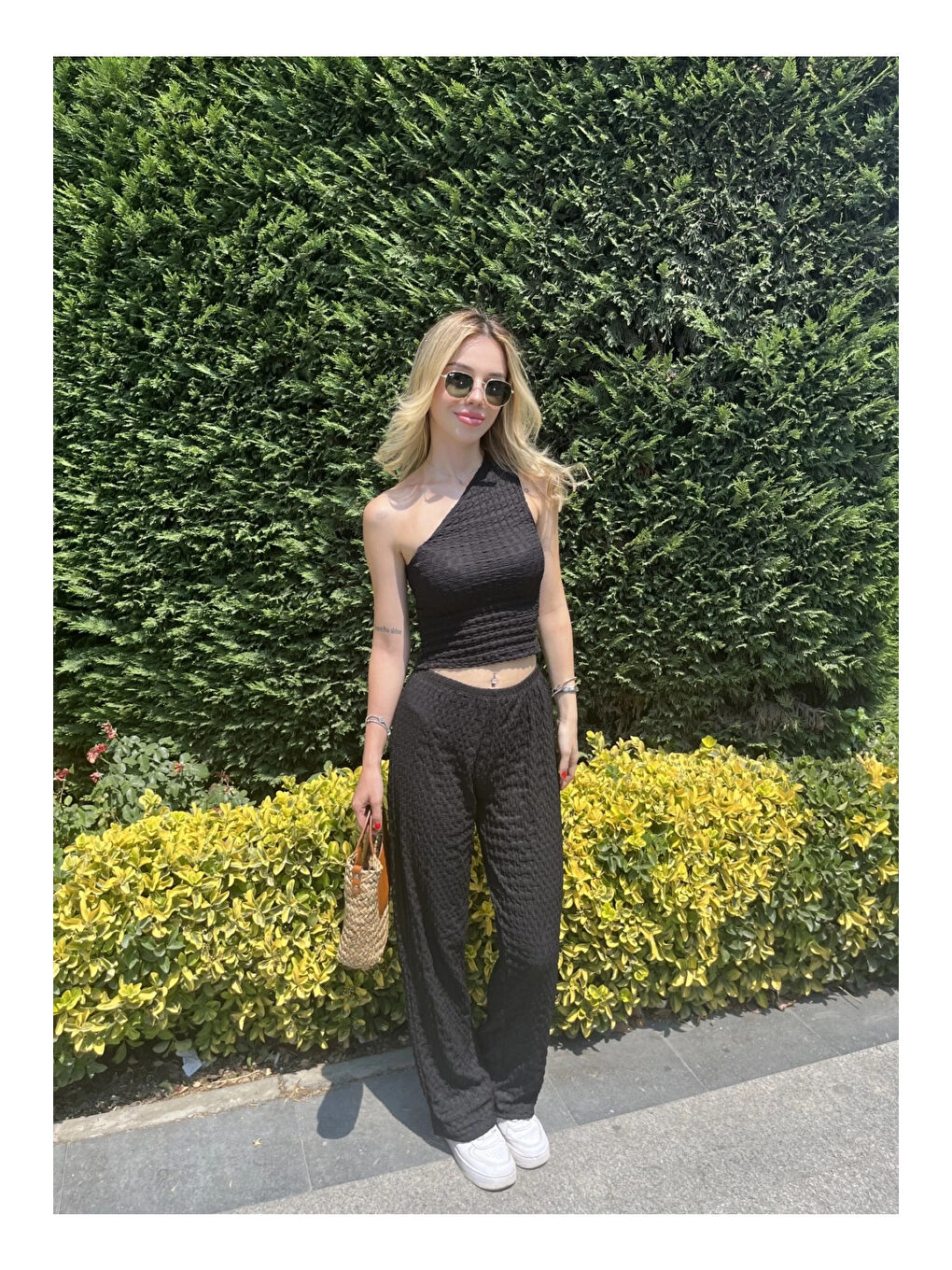 Kadın Siyah Gofre Kumaş Tek Omuz Bluz HZL25S-ZK13271-4