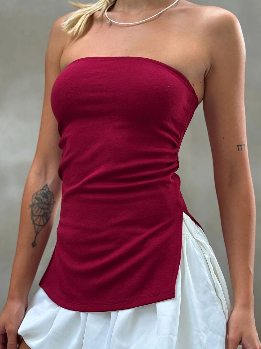 Kadın Bordo Yanı Büzgülü Çift Yırtmaçlı Straplez Bluz HZL24S-ZK13091-2