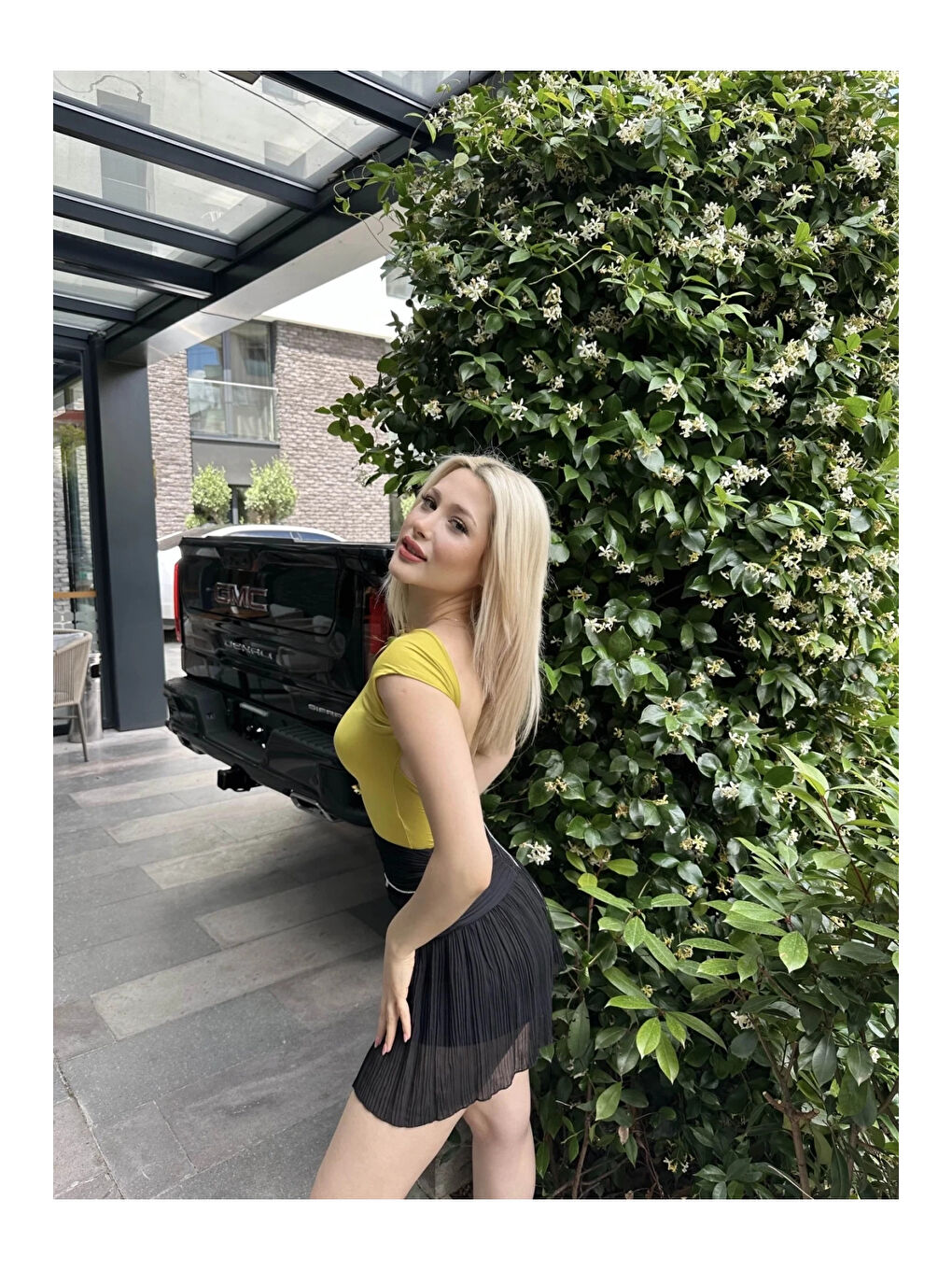 Kadın Fıstık Yeşili Sırt Dekolteli Kısa Kollu Bluz HZL24S-ZK10831-2