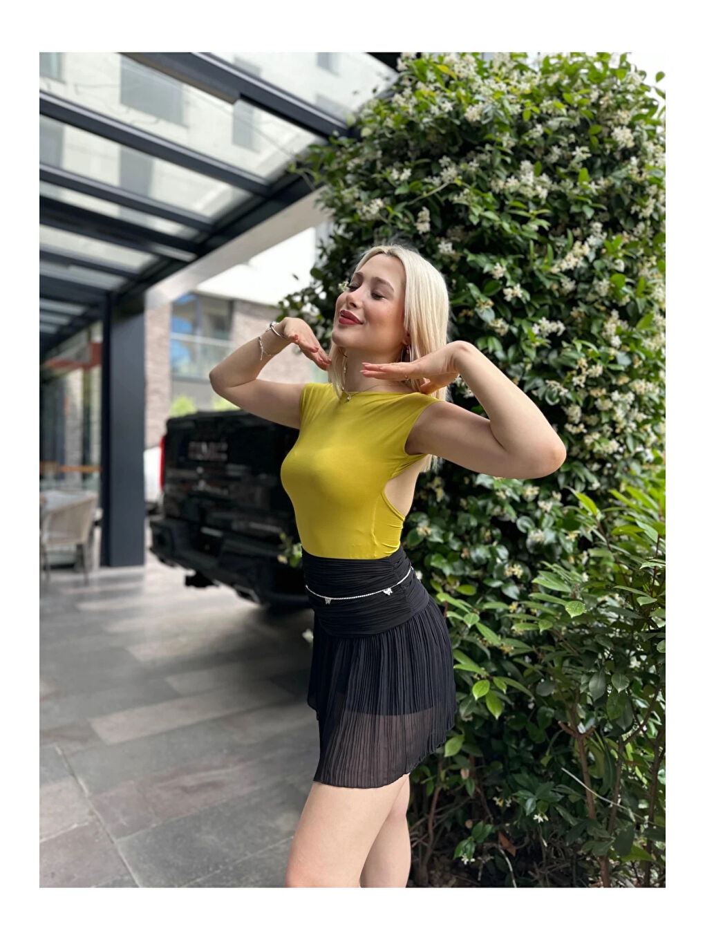 Kadın Fıstık Yeşili Sırt Dekolteli Kısa Kollu Bluz HZL24S-ZK10831-3