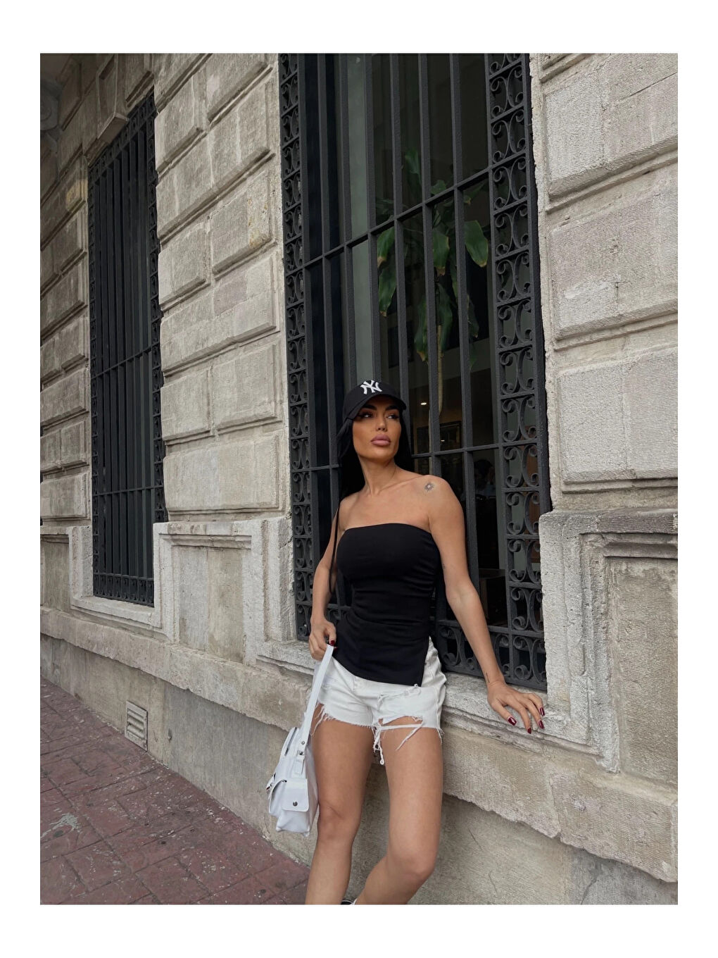 Kadın Siyah Yanı Büzgülü Çift Yırtmaçlı Straplez Bluz HZL24S-ZK13091-1