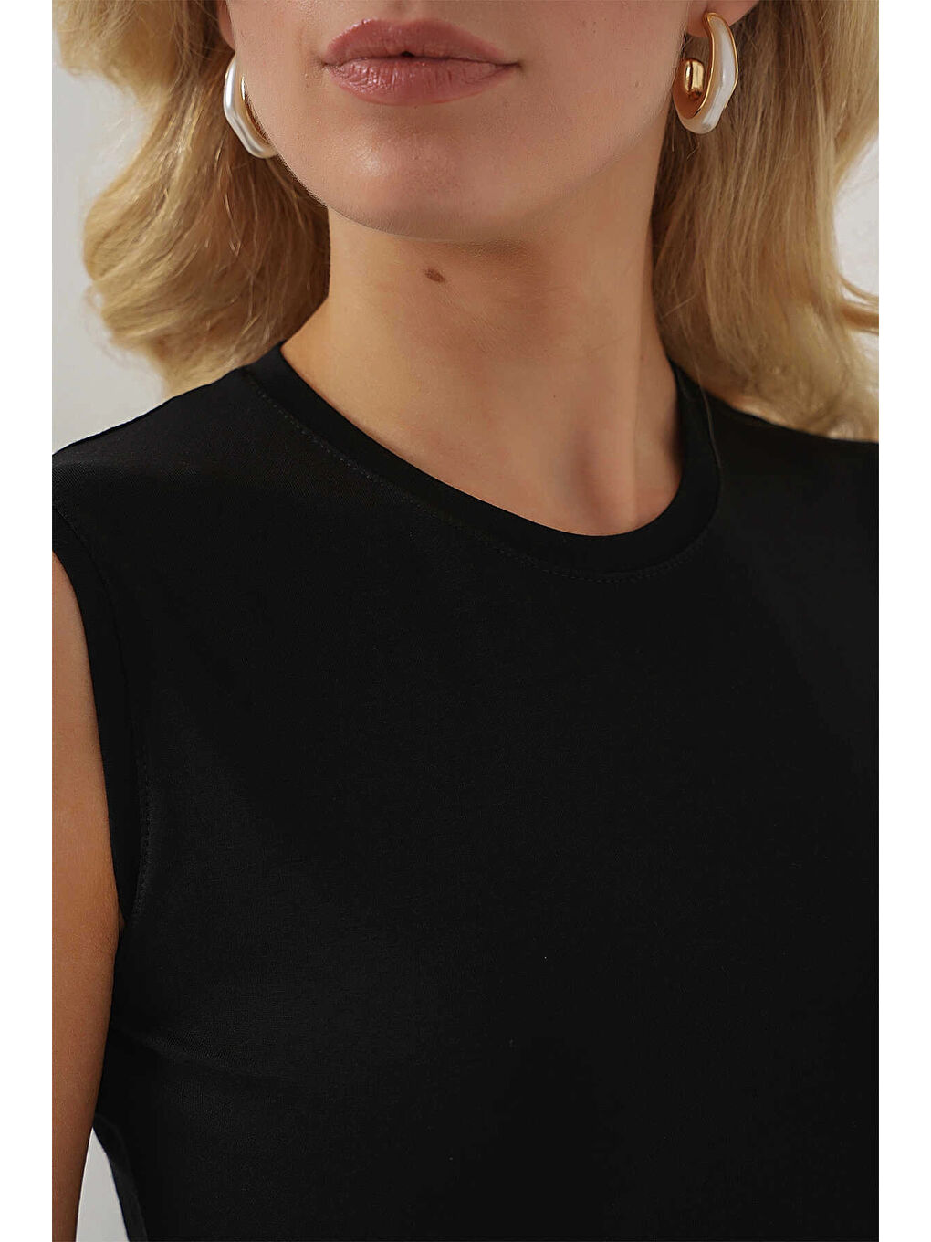 Kadın Siyah Basic Sıfır Kol Body HZL25S-BD143471-2