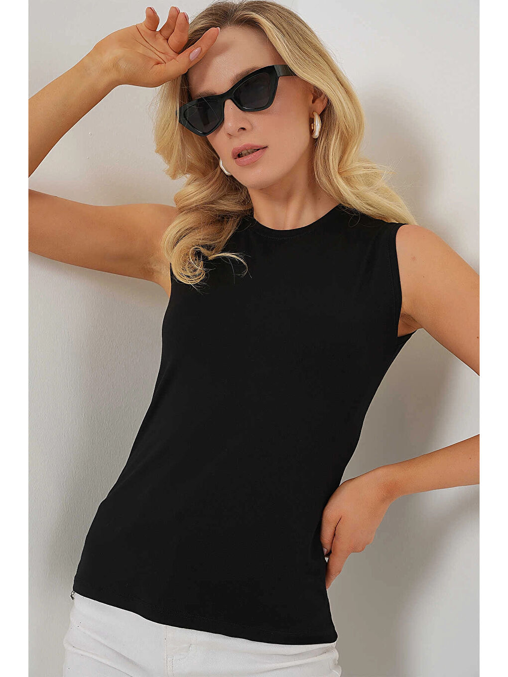 Kadın Siyah Basic Sıfır Kol Body HZL25S-BD143471-3