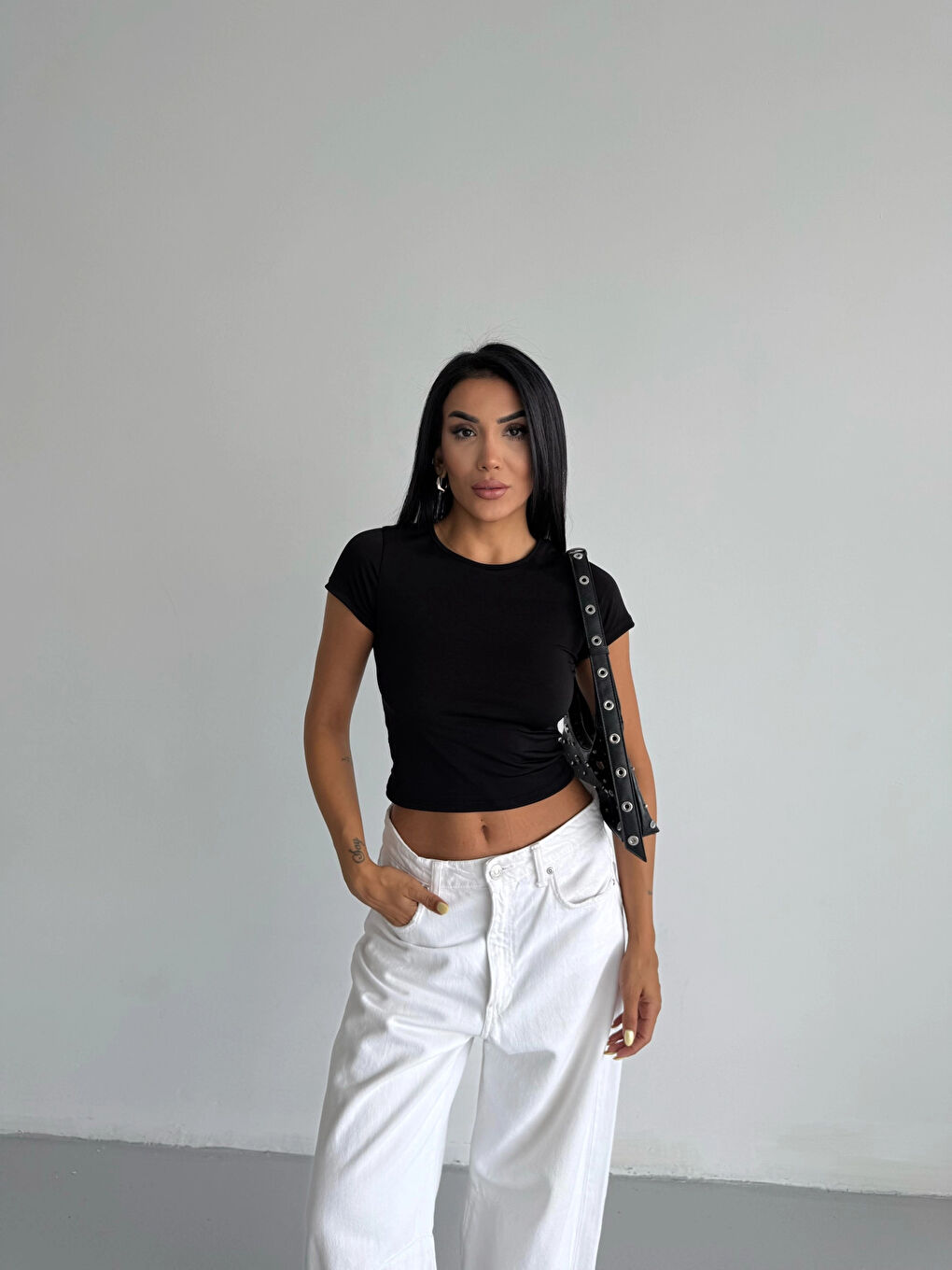 Kadın Siyah Bisiklet Yaka Sandy Bluz HZL25S-FRY123191-1