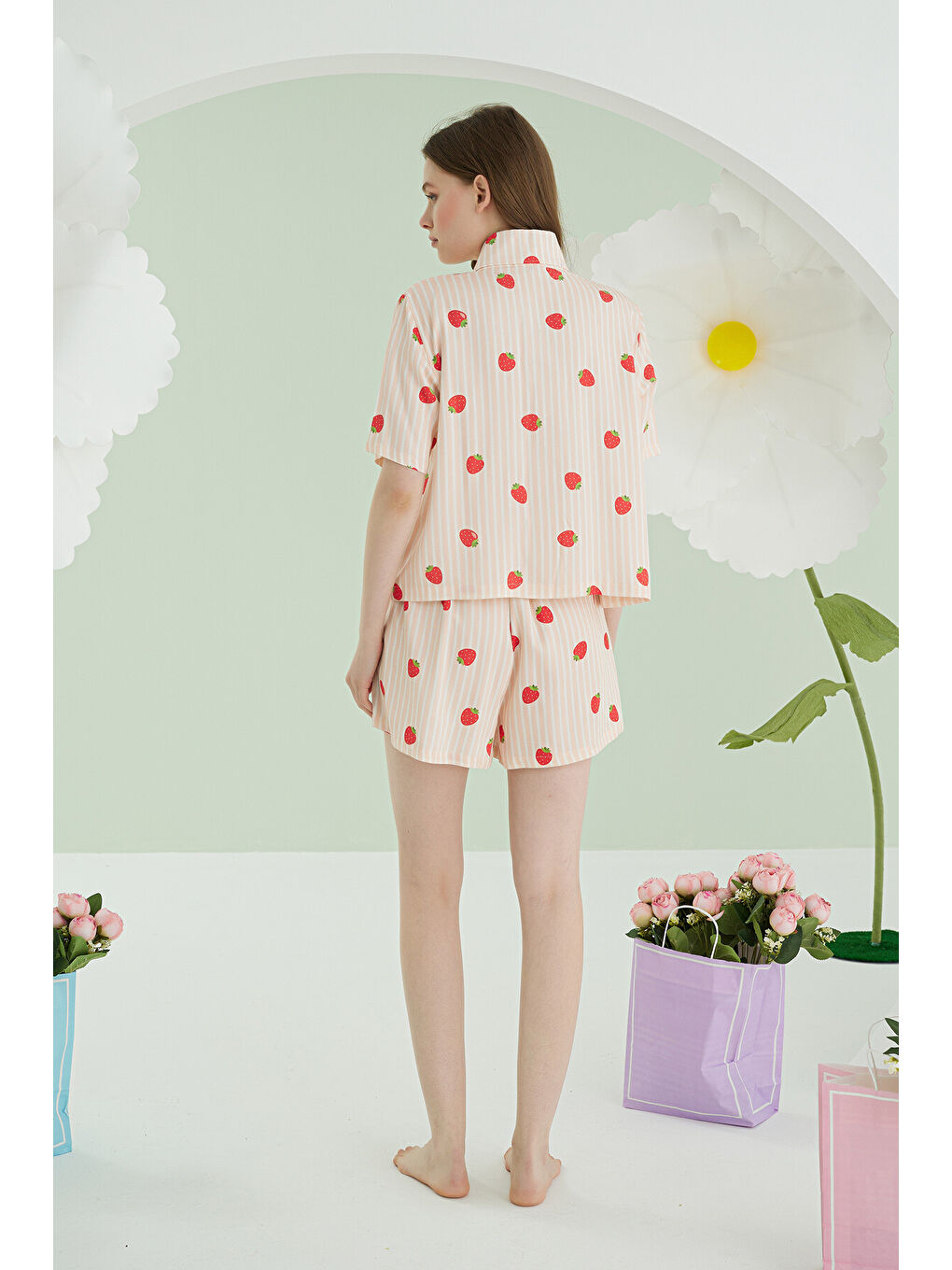 Turuncu Çilekli Şortlu Önden Düğmeli Pijama Takımı-2