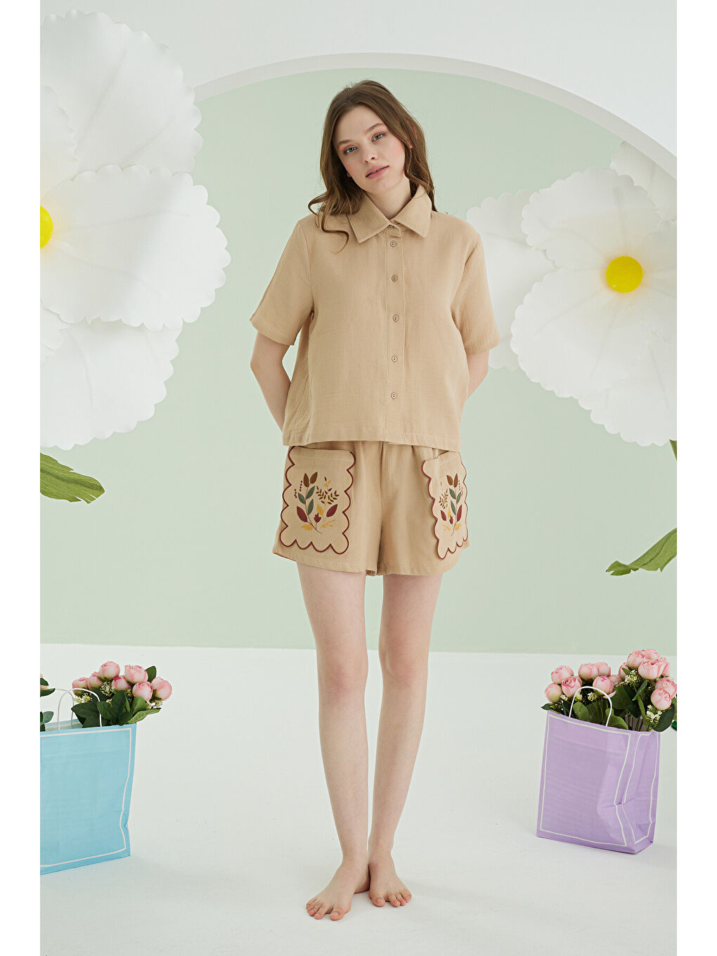 Bej Nakışlı Müslin Önden Düğmeli Şortlu Takım-1