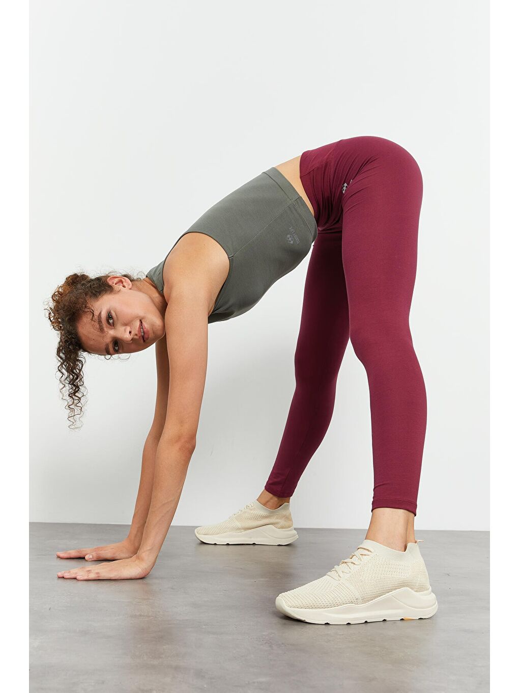 Bordo Yüksek Bel Toparlayıcı Slim Fit Dar Paça Kadın Tayt - 94011-3