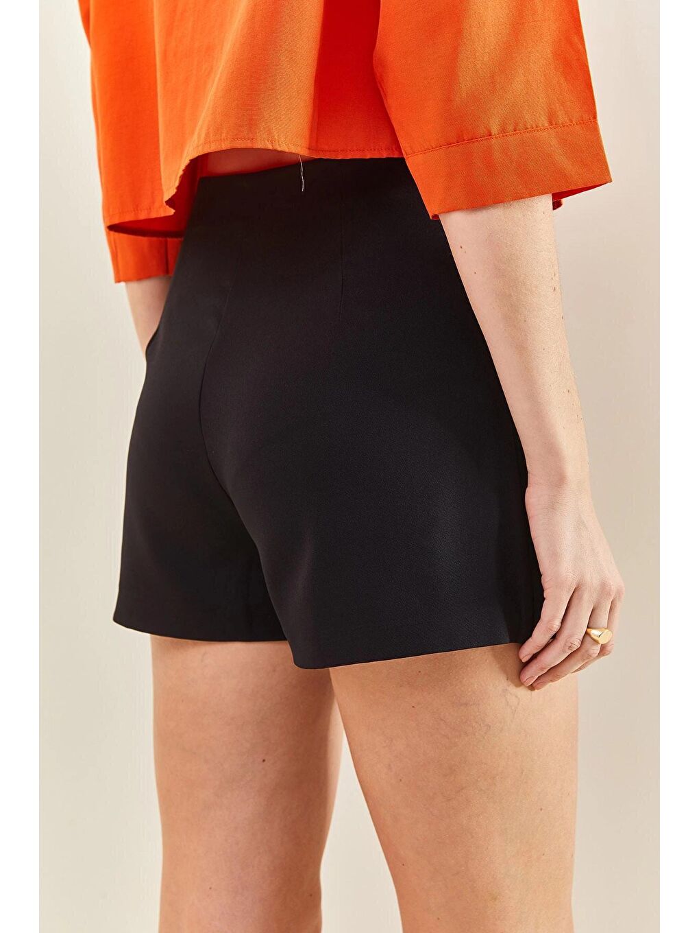 Siyah Kadın Şortlu Mini Etek-4