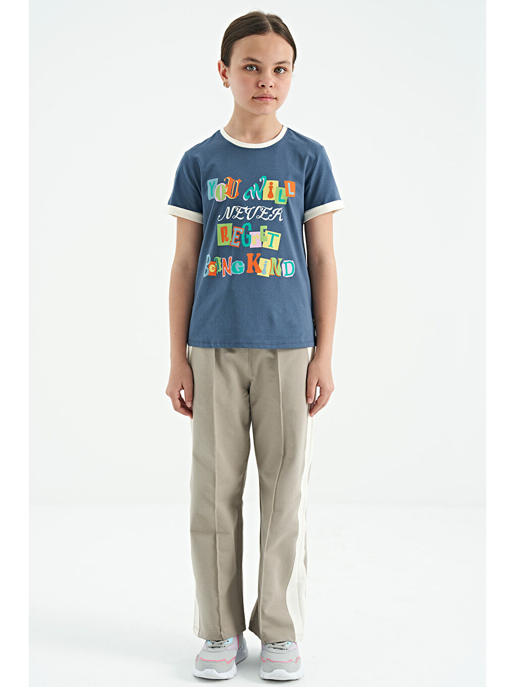 Petrol Renkli Yazı Detaylı O Yaka Rahat Form Kız Çocuk Tişört - 75109-1