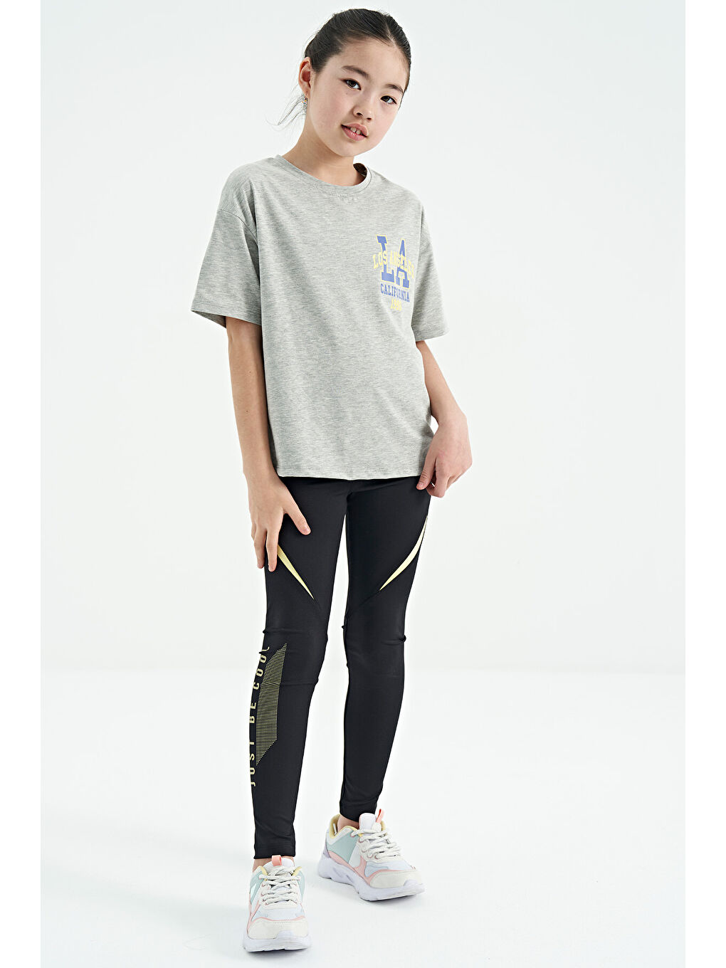 Gri Melanj Ön Arka Baskılı O Yaka Oversize Kısa Kollu Kız Çocuk Tişört - 75127-3