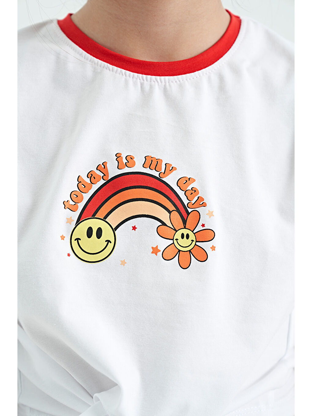 Beyaz Baskı Detaylı O Yaka Çok Renkli Bağlama Detaylı Kız Çocuk Tişört - 75113-2