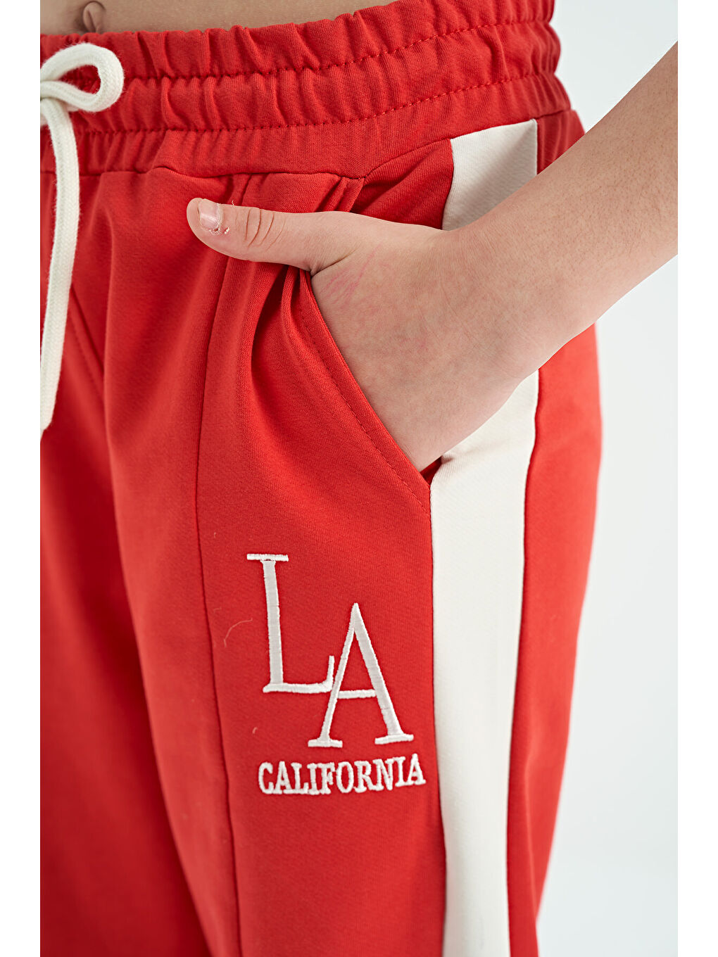 Kırmızı Fiesta Yazı Nakış Detaylı Bağcıklı Rahat Kalıp Kız Çocuk Eşofman Alt - 75121-9