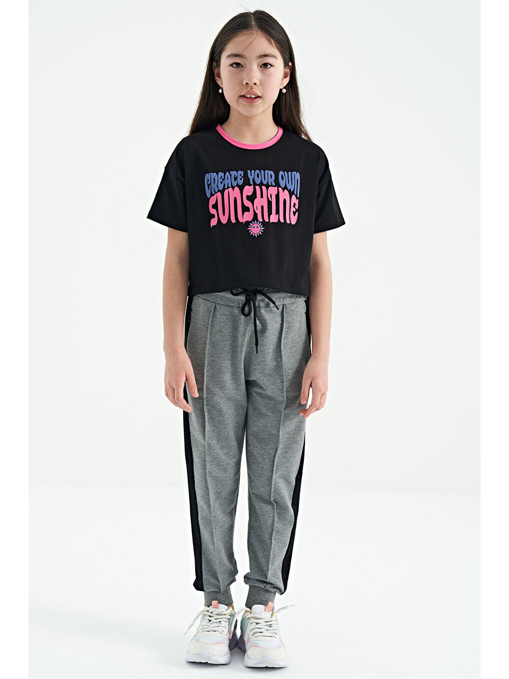 Siyah Renkli Yazı Baskılı O Yaka Oversize  Kısa Kollu Kız Çocuk Tişört - 75111-1