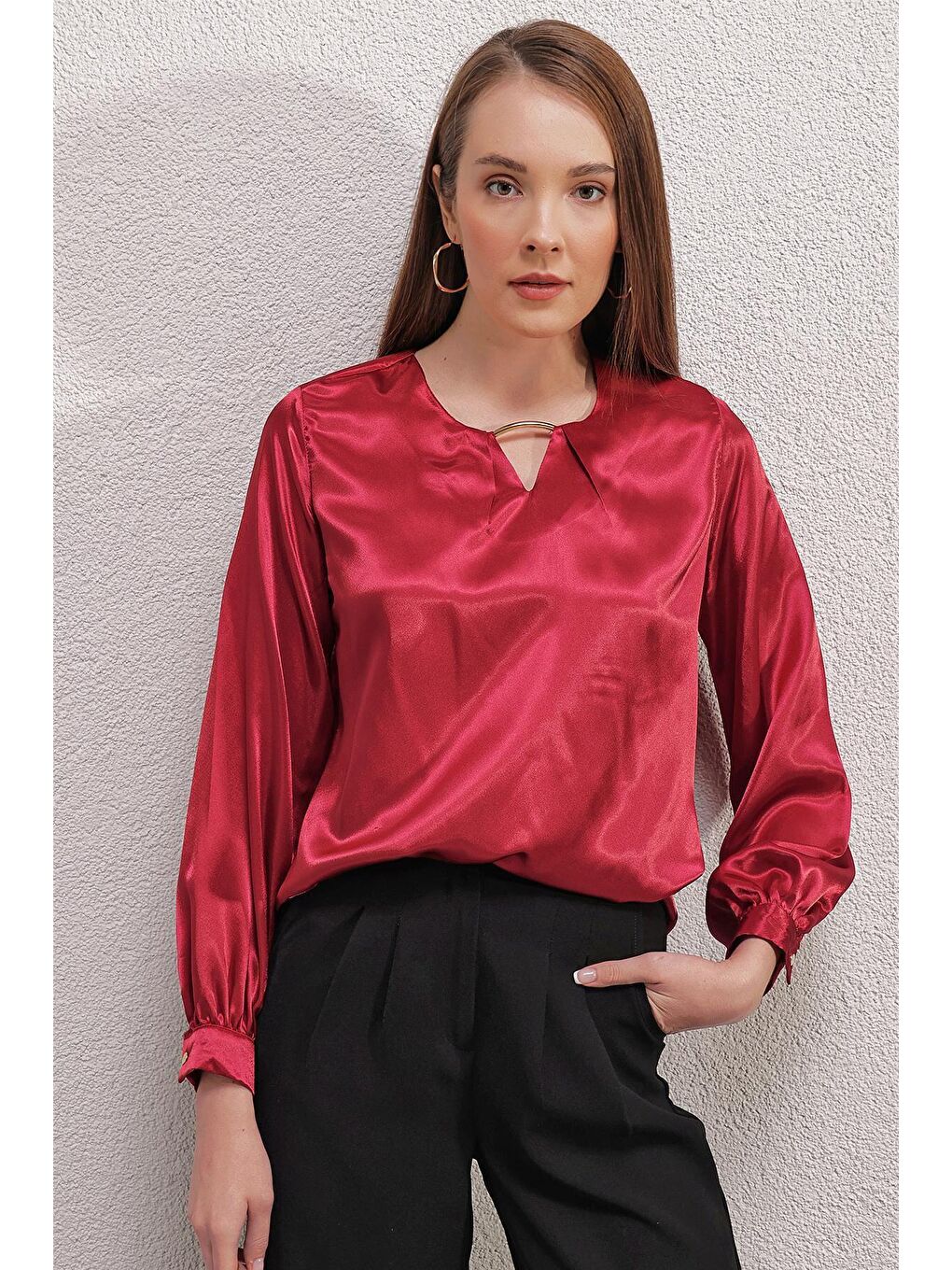 0448 Dökümlü Saten Bluz - Bordo-1