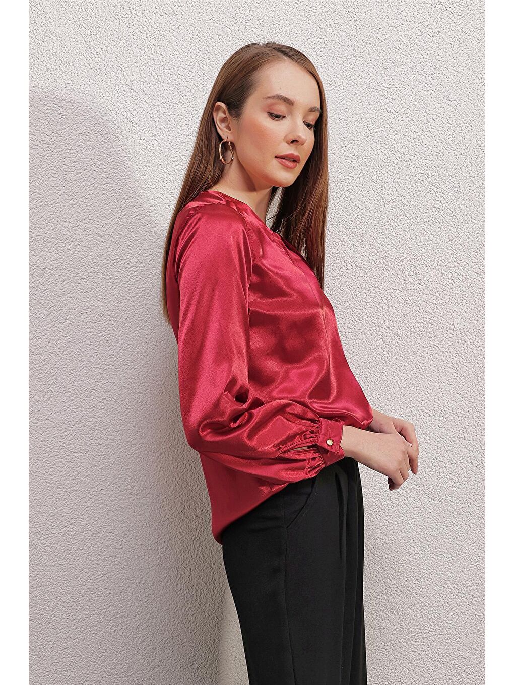 0448 Dökümlü Saten Bluz - Bordo-4