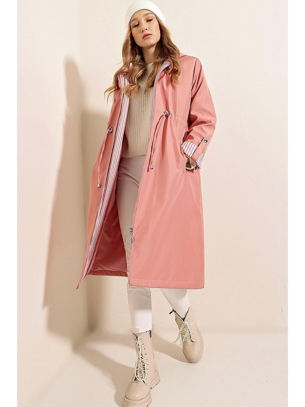 9091 Beli Büzgülü Kapüşonlu Trençkot - Pembe-2